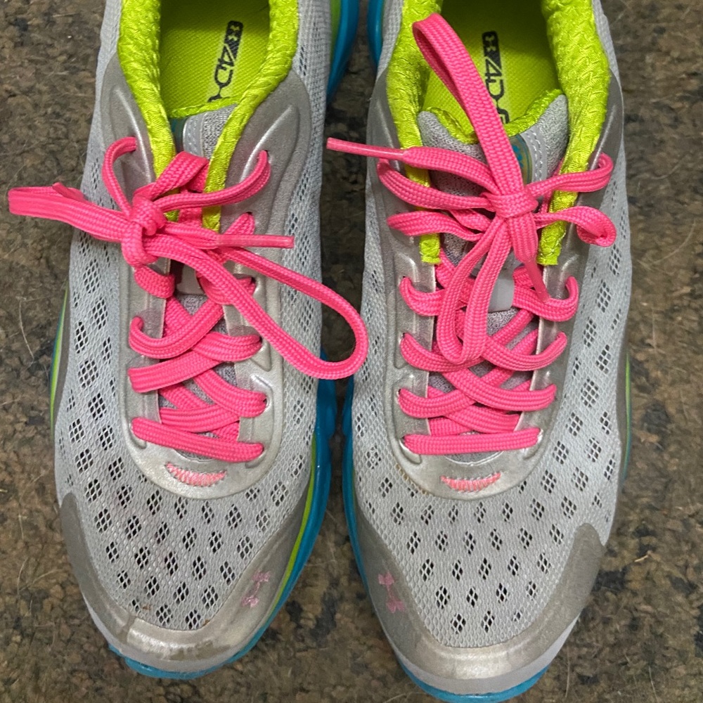 Under Armour tennis shoes